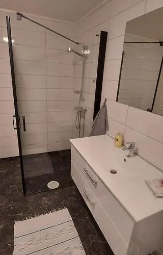 Varjjatgeainu Nesseby Leilighet *